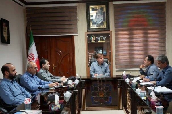 استاندار بوشهر: رضایتمندی مردم مهمترین سرمایه نظام اداری است