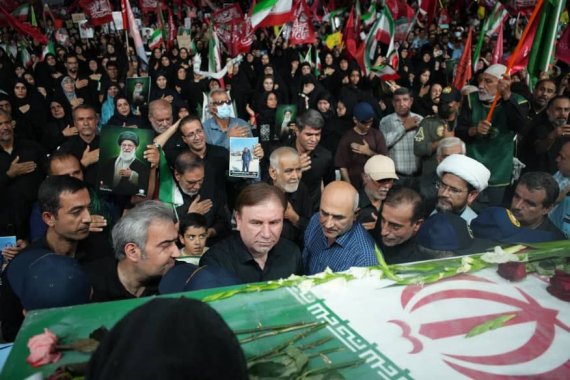 پیکر مطهر شهید علیرضا معینی با حضور استاندار بوشهر تشییع شد