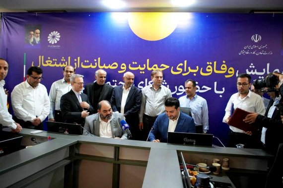 تفاهمنامه تأمین ۵ دستگاه آمبولانس پیشرفته برای مدیریت درمان تأمین اجتماعی استان بوشهر امضا شد