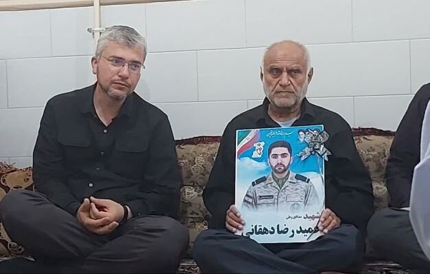 نماینده دشتستان: ایثار و ازخودگذشتگی شهدا عامل پیروزی در جنگ است