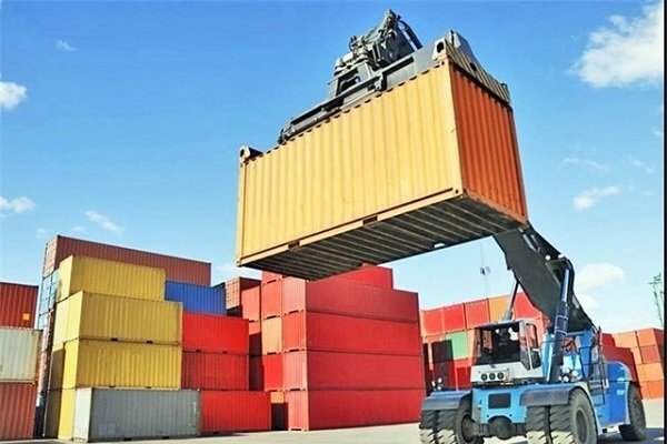 زارع: میانگین زمان پاسخگویی اظهارنامه‌های وارداتی و صادراتی کاهش یافت